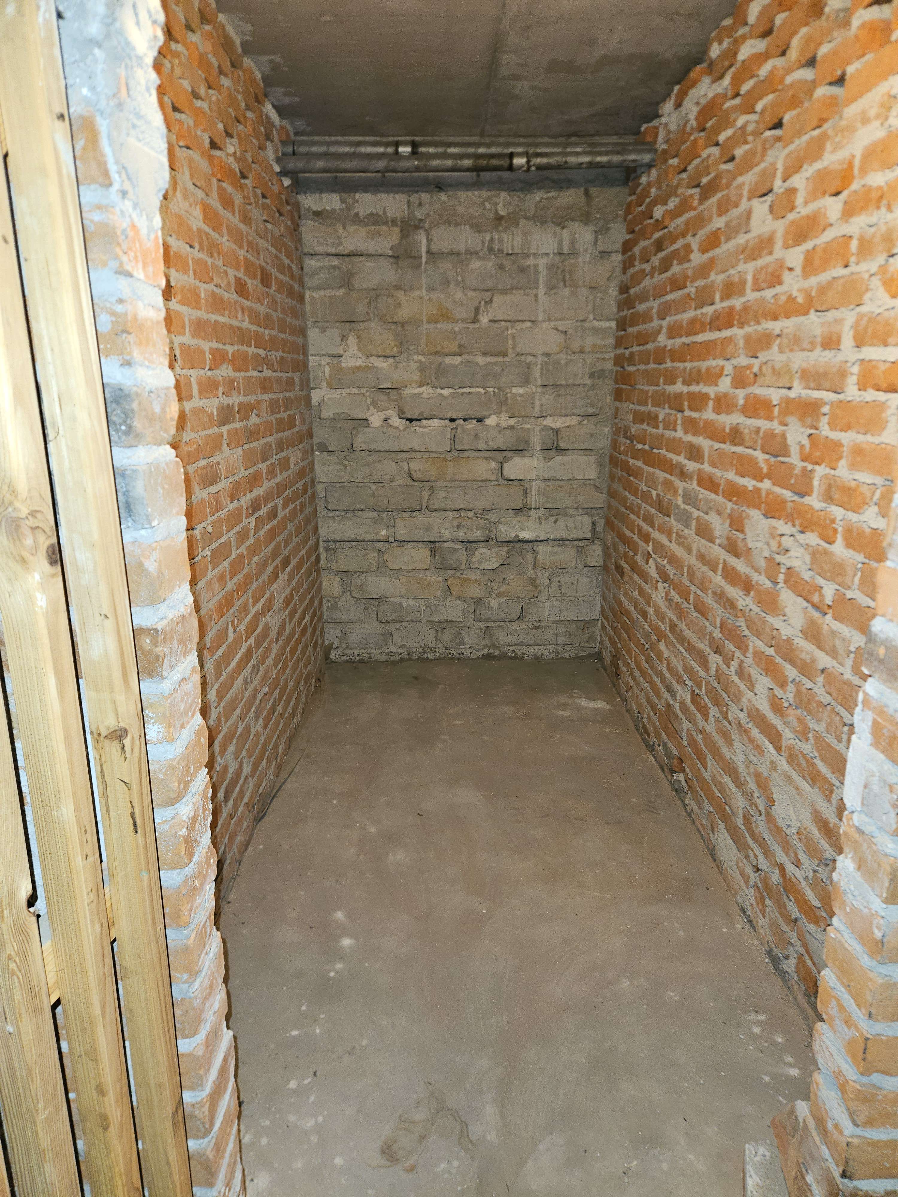 Piwnica po opróżnieniu